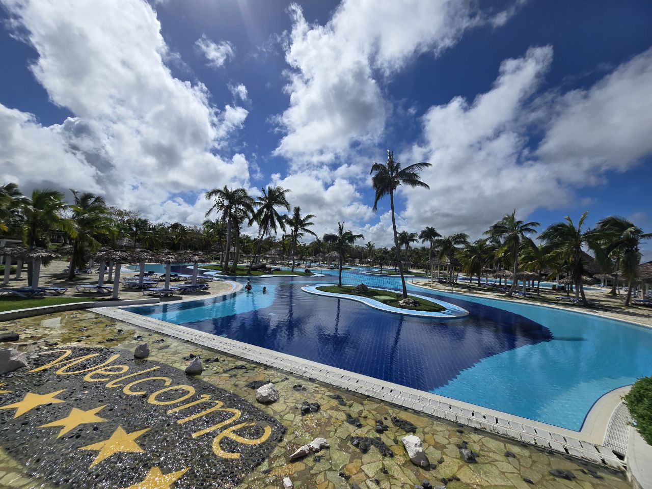 Территория (Playa).jpg