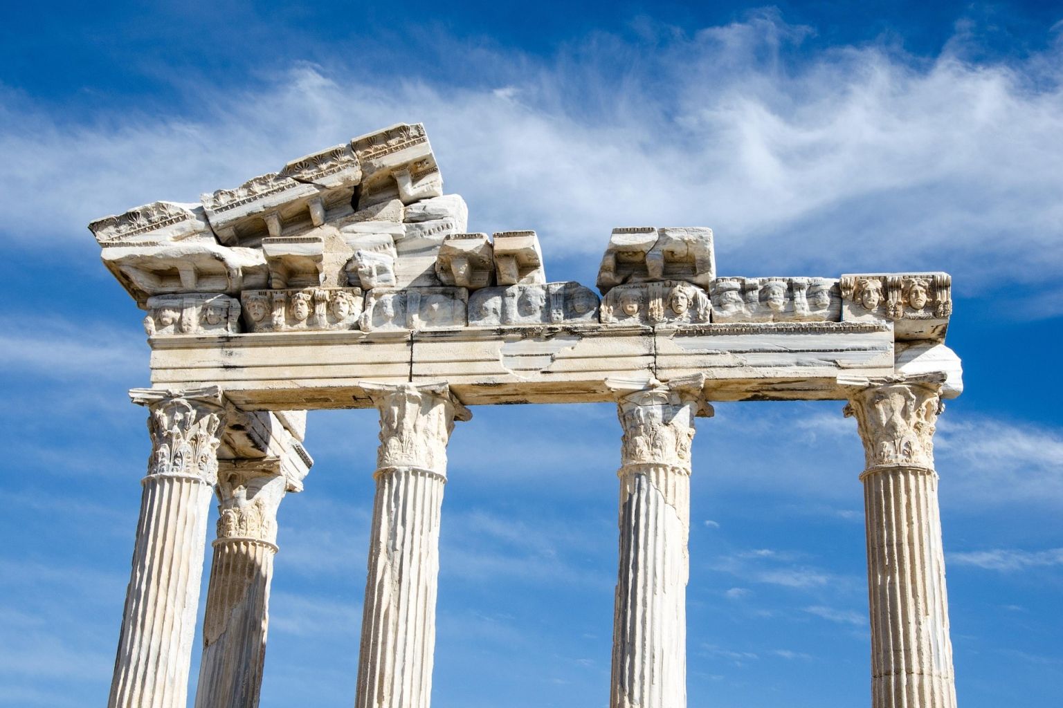 pixaline-the-temple-of-apollo-3471178_1920.jpg