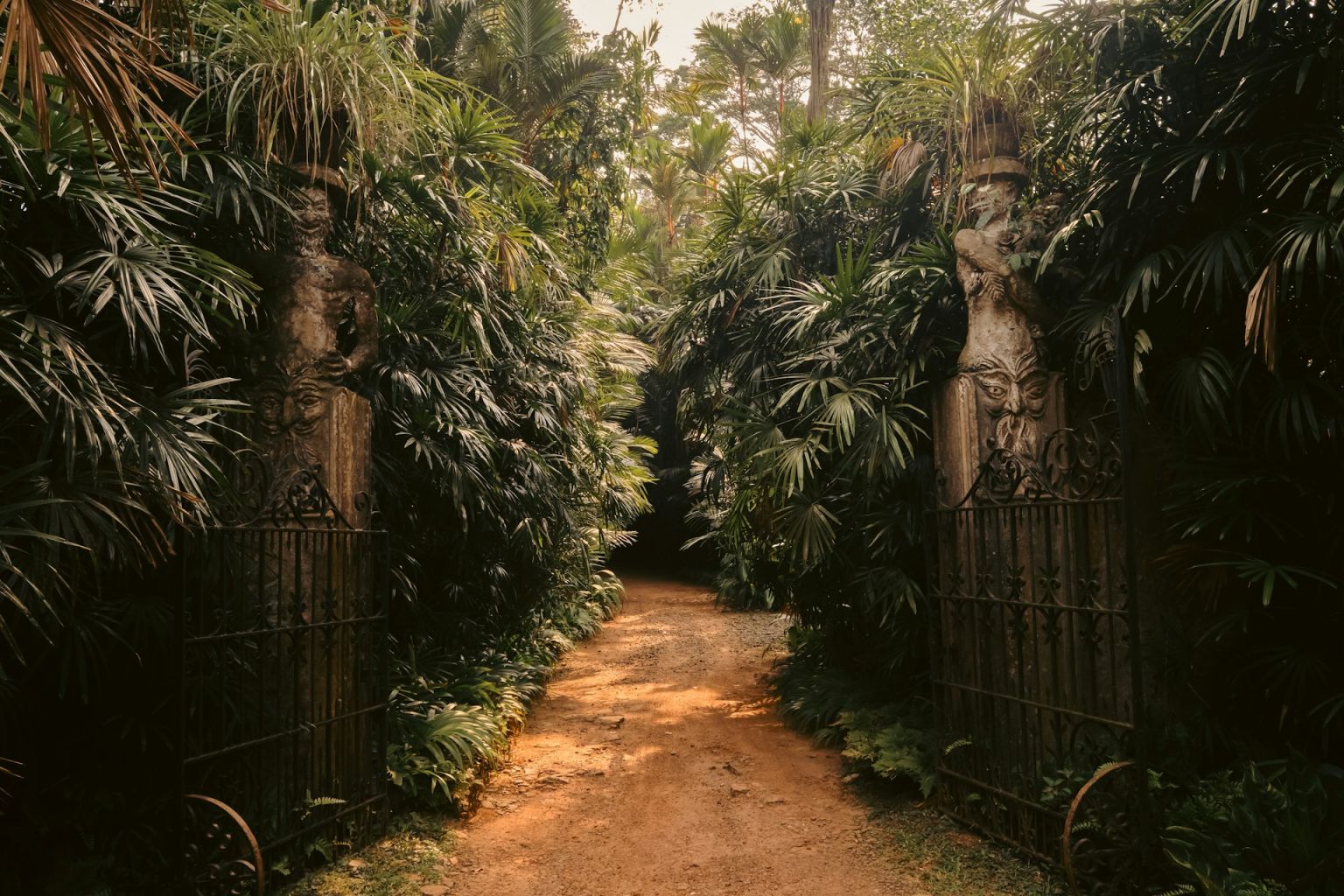 birendra-padmaperuma-unsplash-бентота.jpg