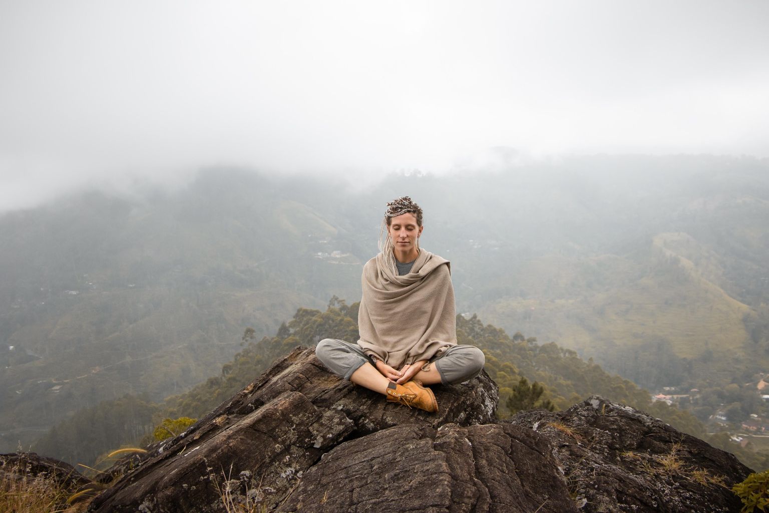 meditate-5375835_1920.jpg