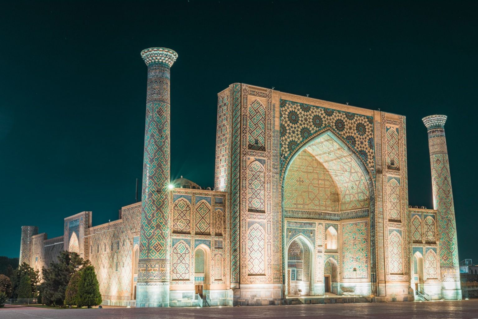 sultonbek-ikromov-VtVPNYiulAM-unsplash-самарканд.jpg